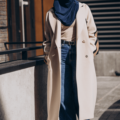 ملابس شبابية